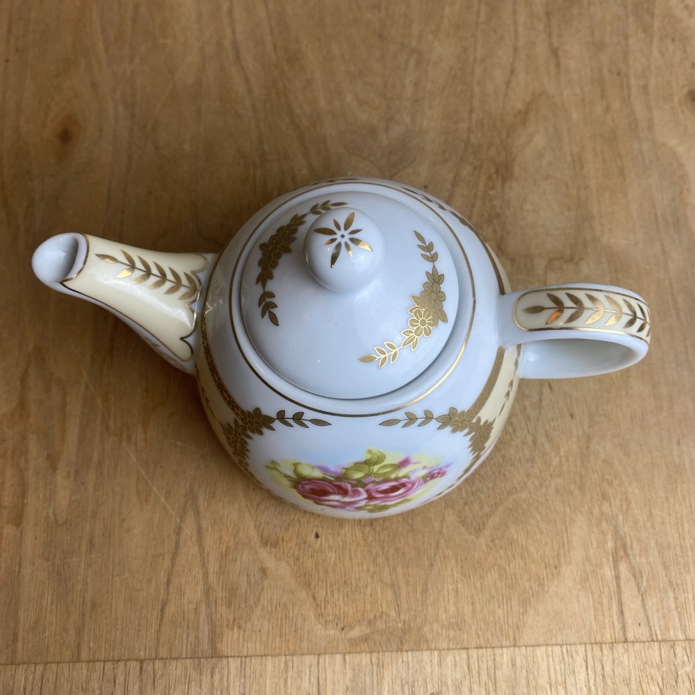 VTG Royal Scotland 4" Tea Pot Floral Rose with Lid  White Gold Trim Porcelain - Picture 2 of 5